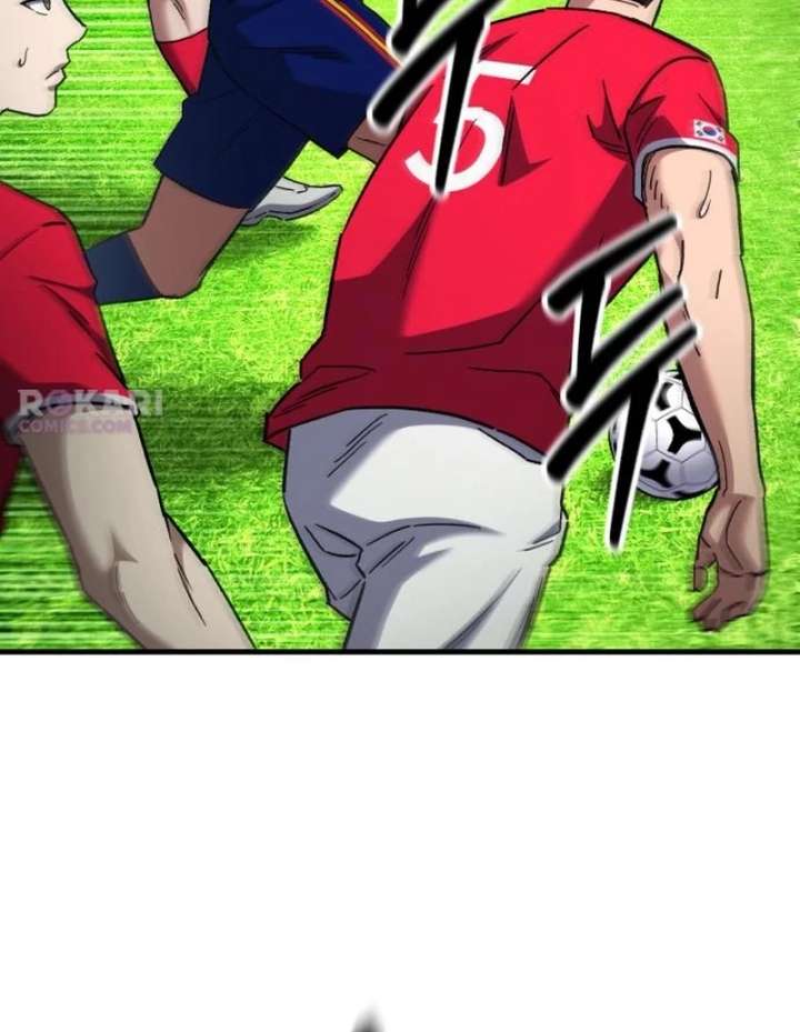 The genius midfielder’s passes are special Chapter 37 - Page 135