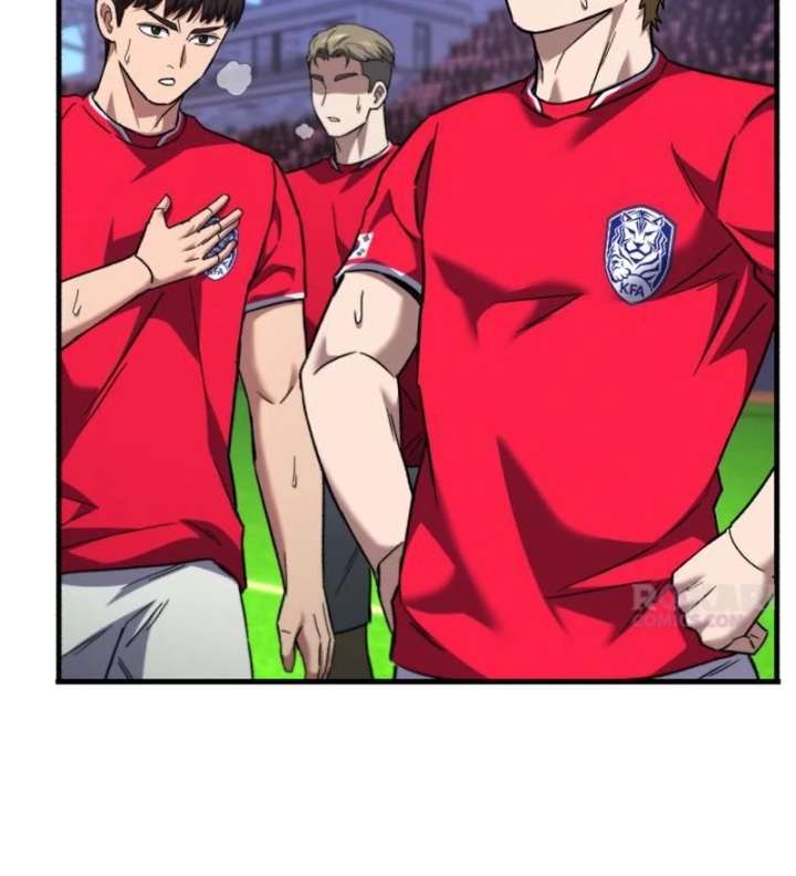 The genius midfielder’s passes are special Chapter 37 - Page 165